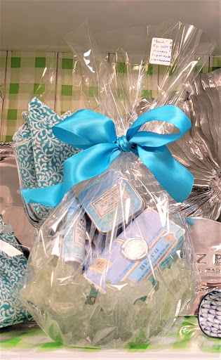 Gift Basket Store «Goldenberry Gifts & Gourmet», reviews and photos, 149 Cherry St, New Canaan, CT 06840, USA