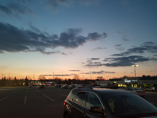 Shopping Mall «Sunset Plaza Shopping Center», reviews and photos, 89 E Long Lake Rd, Troy, MI 48085, USA