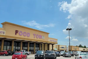 Pine Forest Shopping Center image