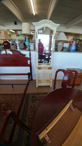 Thrift Store «First Baptist Church Thrift Store», reviews and photos, 1210 W N Blvd, Leesburg, FL 34748, USA