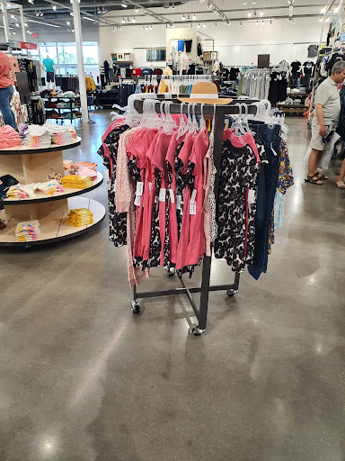 Shopping Mall «Orlando Outlet Marketplace», reviews and photos, 5269 International Dr, Orlando, FL 32819, USA