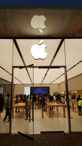 Computer Store «Apple Irvine Spectrum Center», reviews and photos, 763 Spectrum Center Dr, Irvine, CA 92618, USA