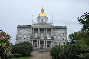 New Hampshire State House image