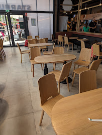 Atmosphère du Café Starbucks Coffee - AUTOGRILL Montélimar Ouest A7 à Allan - n°4
