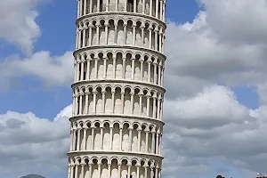 Pisa Tower Parking image