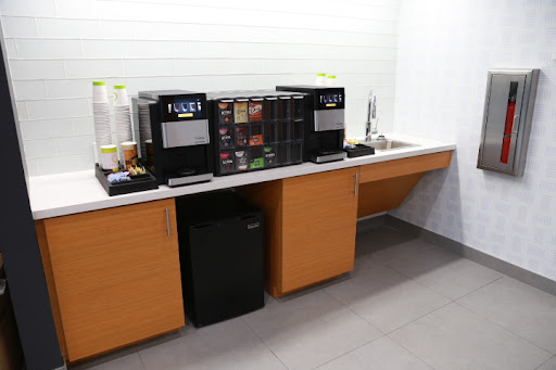 Car Dealer «Boniface-Hiers Chrysler Dodge Jeep», reviews and photos, 1775 E Merritt Island Causeway, Merritt Island, FL 32952, USA