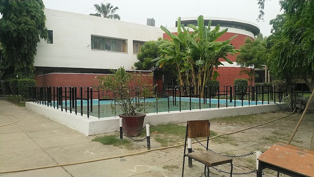 Campus School