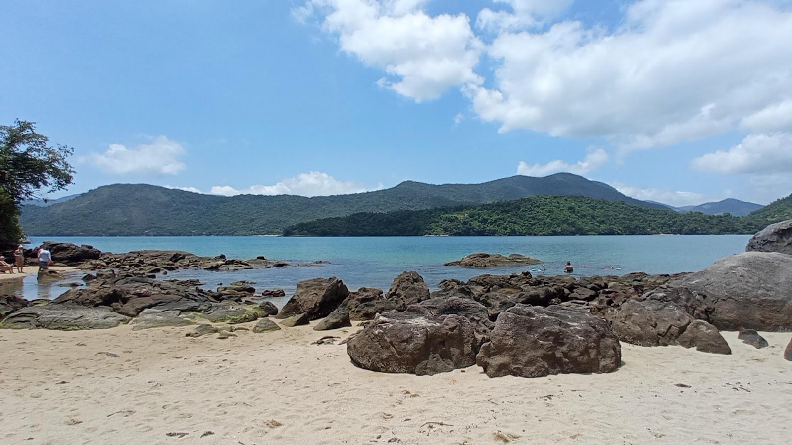 Foto von Kleiner Strand der Cutia-Insel mit gerader strand