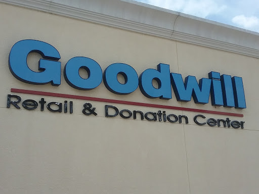 Donations Center «Goodwill Retail & Donation Center», reviews and photos