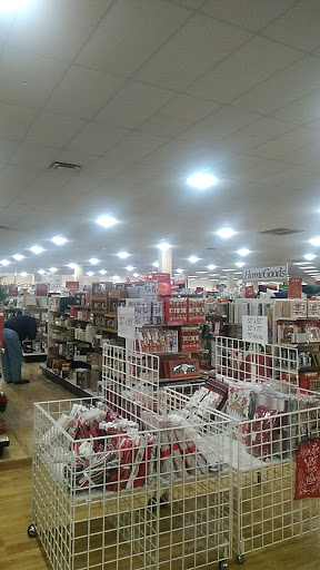 Department Store «T.J. Maxx & HomeGoods», reviews and photos, 105 Middlesex Ave, Somerville, MA 02145, USA