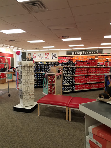 Shoe Store «Famous Footwear», reviews and photos, 1245 Bald Hill Rd, Warwick, RI 02886, USA