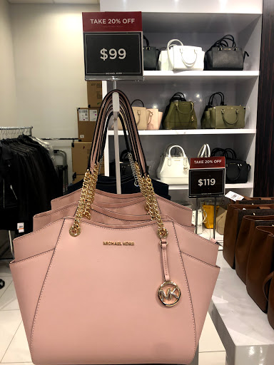 Fashion Accessories Store «Michael Kors», reviews and photos, 348 Nut Tree Rd #348, Vacaville, CA 95687, USA