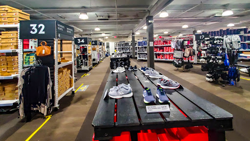Shoe Store «DSW Designer Shoe Warehouse», reviews and photos, 2500 Central Park Ave, Yonkers, NY 10710, USA