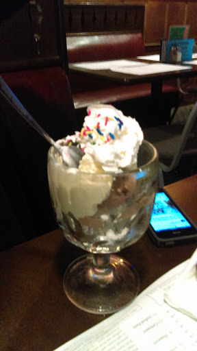 Restaurant «Stadium Sports Club & Pizza», reviews and photos, 4015 W Algonquin Rd, Rolling Meadows, IL 60008, USA