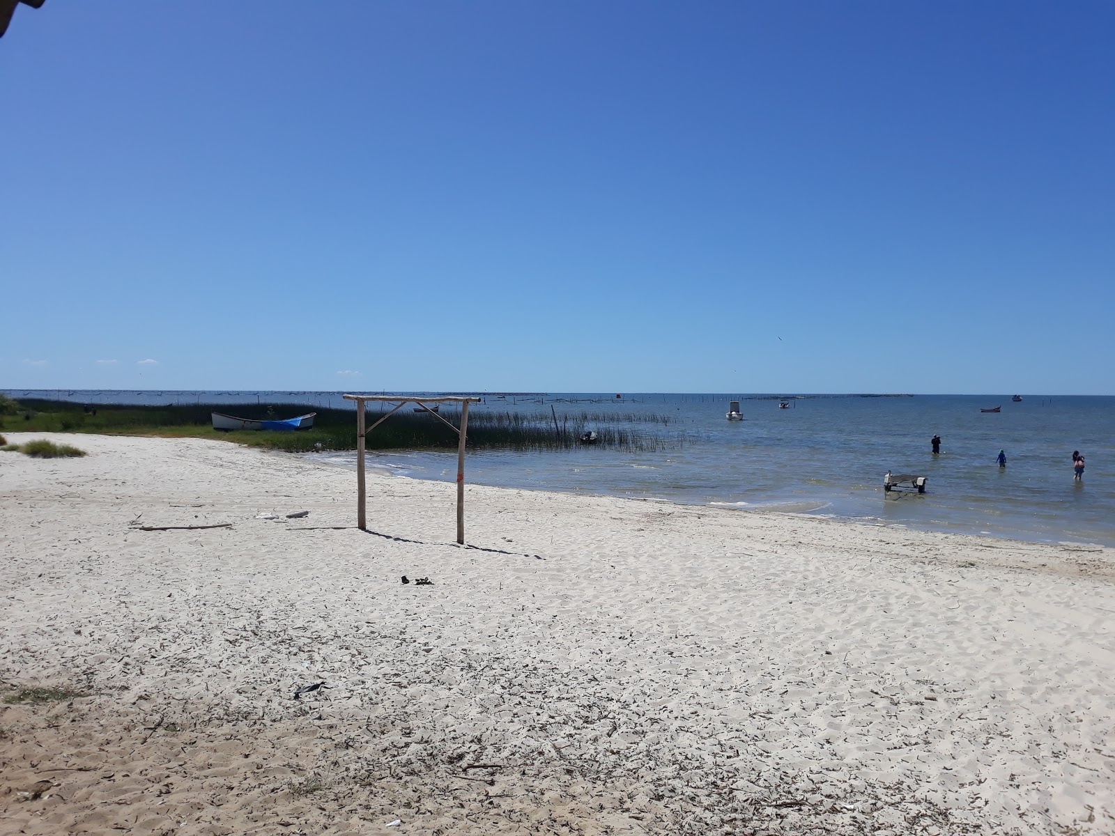 Foto von Estreito Beach mit heller sand Oberfläche