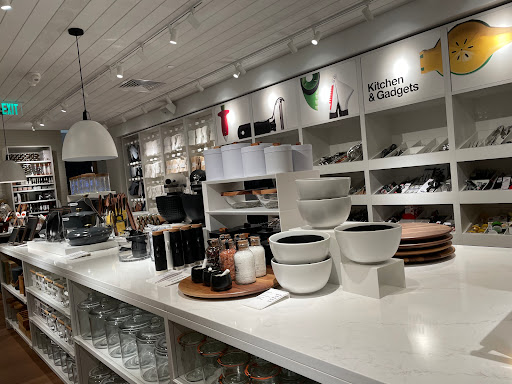 Furniture Store «Crate and Barrel», reviews and photos, 2801 W Big Beaver Rd, Troy, MI 48084, USA