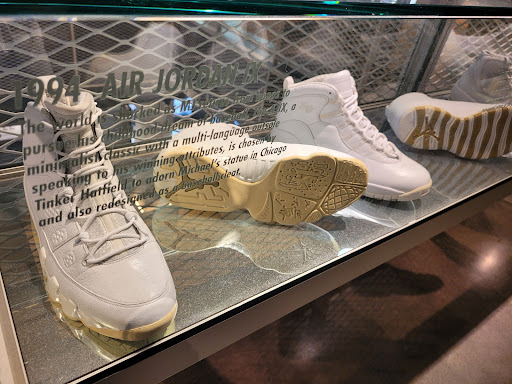 Clothing Store «Nike Portland», reviews and photos, 638 SW 5th Ave, Portland, OR 97201, USA