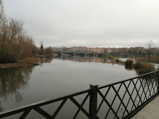 Información y opiniones sobre Casino del Tormes de Salamanca