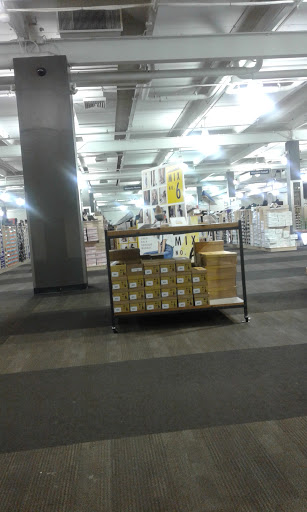 Shoe Store «DSW Designer Shoe Warehouse», reviews and photos, 2500 Central Park Ave, Yonkers, NY 10710, USA