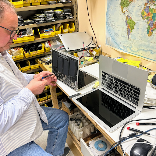 Computer Repair Service «Technoland Computer Repair», reviews and photos, 616 E Colorado St # A, Glendale, CA 91205, USA