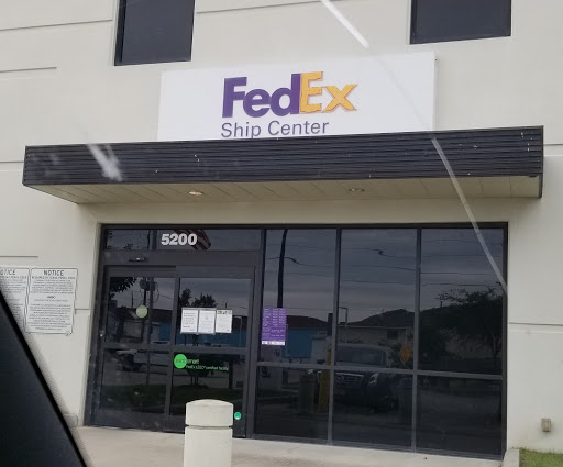 Shipping and Mailing Service «FedEx Ship Center», reviews and photos, 5200 W Greens Rd, Houston, TX 77066, USA