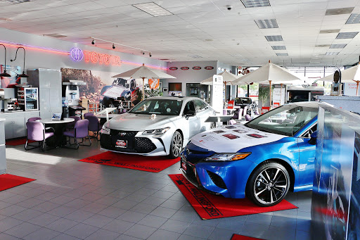 Toyota Dealer «Toyota of Wallingford», reviews and photos, 859 N Colony Rd, Wallingford, CT 06492, USA