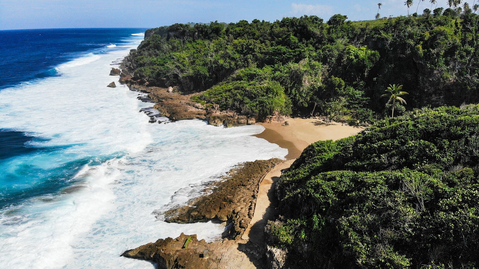 Fotografija Playa Puerto Hermina z majhni več zalivi