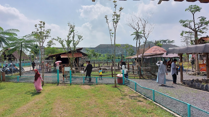 Kunjungi SUI FARM dan Tempat Lainnya di Kota Malang: Pusat Kebun Binatang yang Menarik