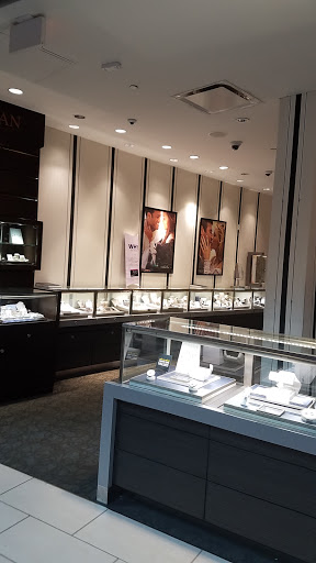 Jewelry Store «Kay Jewelers», reviews and photos, 1500 Polaris Pkwy #2058, Columbus, OH 43240, USA