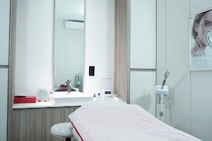 EUROSKINLAB Beauty Clinic Puri Indah image