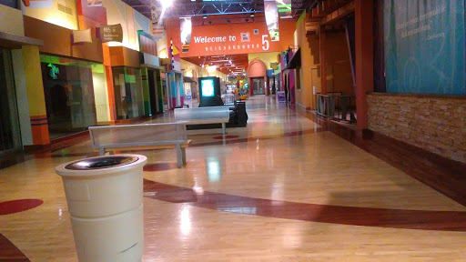 Outlet Mall «St. Louis Outlet Mall», reviews and photos, 5555 St.Louis Mills Blvd, Hazelwood, MO 63042, USA