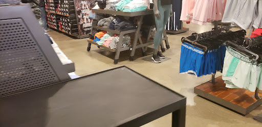 Clothing Store «Under Armour Factory House», reviews and photos, 3026 Outlet Dr, Edinburgh, IN 46124, USA