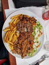Plats et boissons du Kebab Grill Istanbul à Paris - n°1