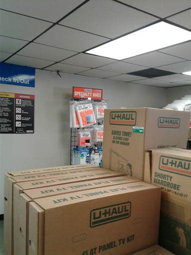 Truck Rental Agency «U-Haul Moving & Storage at 10 Mile & Groesbeck Hwy», reviews and photos, 24875 Groesbeck Hwy, Warren, MI 48089, USA