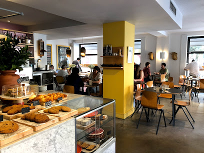 Café Federal - Pl. de las Comendadoras, 9, 28015 Madrid, Spain