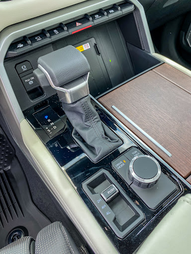 Toyota Dealer «Shore Toyota», reviews and photos, 4236 E Black Horse Pike, Mays Landing, NJ 08330, USA