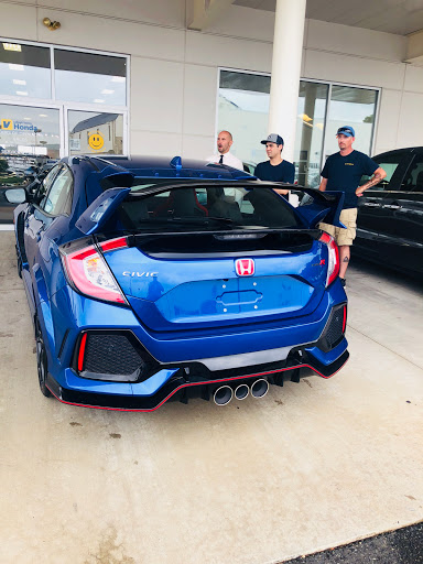 Car Dealer «Vinart Dealerships», reviews and photos, 675 State Ave, Emmaus, PA 18049, USA