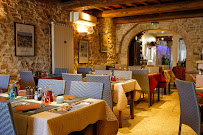 Atmosphère du Restaurant français Restaurant La Flambée à Bonnieux - n°8