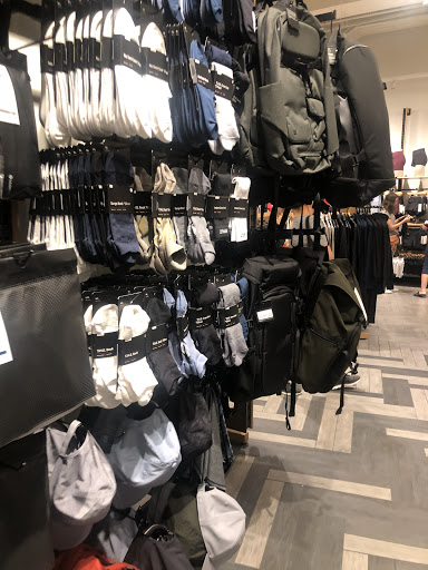 Sportswear Store «lululemon athletica», reviews and photos, 152 South Avenue, Bloomington, MN 55425, USA