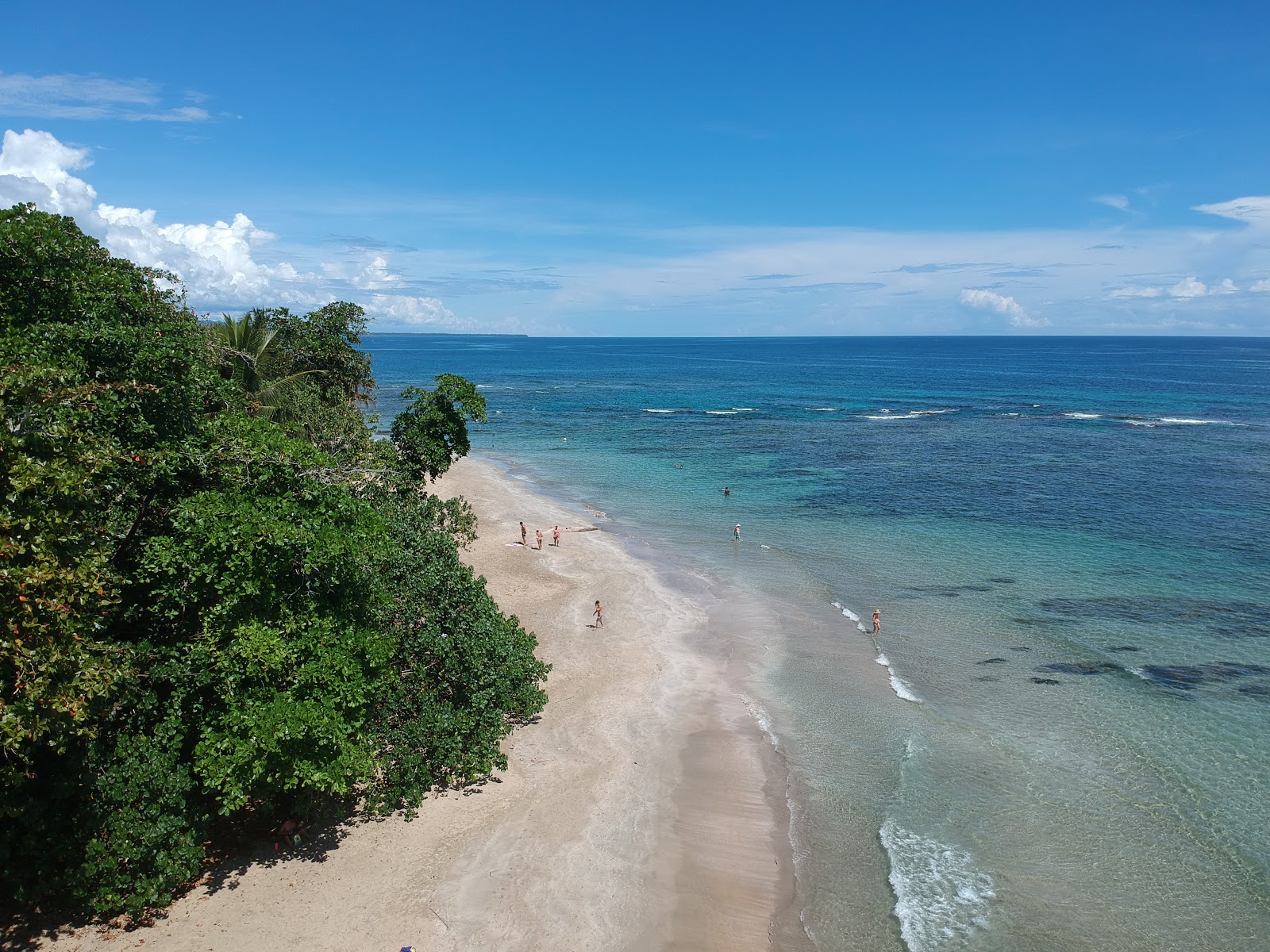 Escondida beach的照片 带有明亮的沙子表面