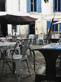 Atmosphère du Restaurant de fruits de mer Le Panier de Crabes à La Rochelle - n°10