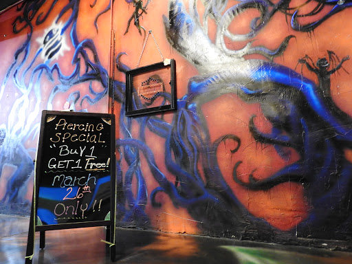 Tattoo Shop «Mystic Addiction Tattoos», reviews and photos, 818 N Kansas Ave, Topeka, KS 66608, USA