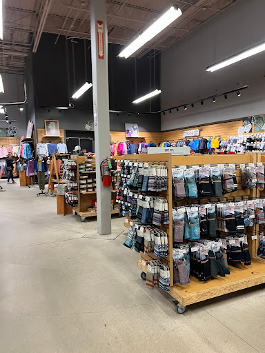 Camping Store «REI», reviews and photos, 17W160 W 22nd St, Oakbrook Terrace, IL 60181, USA