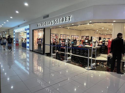 Tiendas para comprar zapatos carolina herrera Guayaquil