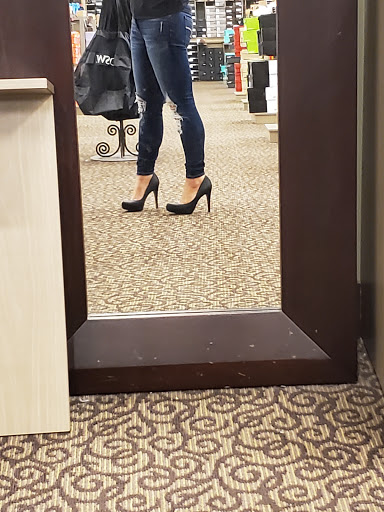 Shoe Store «DSW Designer Shoe Warehouse», reviews and photos, 1824 S 320th St, Federal Way, WA 98003, USA