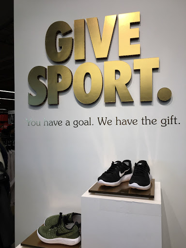 Sporting Goods Store «Nike Factory Store», reviews and photos, 1 Outlet Blvd #600, Wrentham, MA 02093, USA