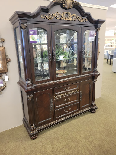 Furniture Store «Raymour & Flanigan Furniture and Mattress Store», reviews and photos, 1450 Clements Bridge Rd, Deptford Township, NJ 08096, USA