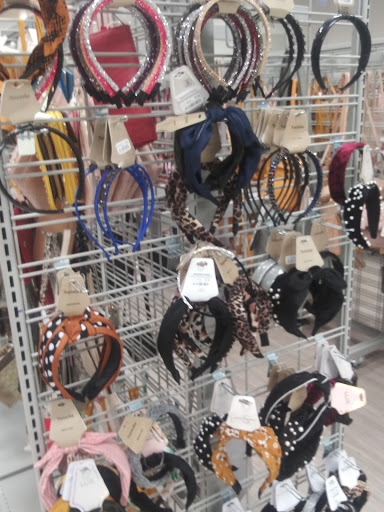 Clothing Store «Burlington Coat Factory», reviews and photos, 2031 Mannheim Rd, Melrose Park, IL 60160, USA