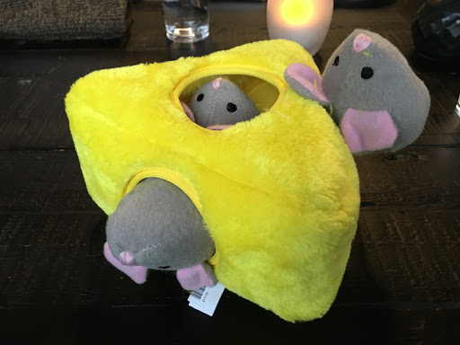 Pet Supply Store «The Pet Boutique of Vail», reviews and photos, 182 Gore Creek Dr, Vail, CO 81657, USA