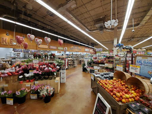 Grocery Store «Fresh Thyme Farmers Market- 82nd», reviews and photos, 4225 E 82nd St, Indianapolis, IN 46250, USA